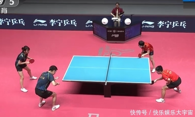 保持密切联 保持密切联