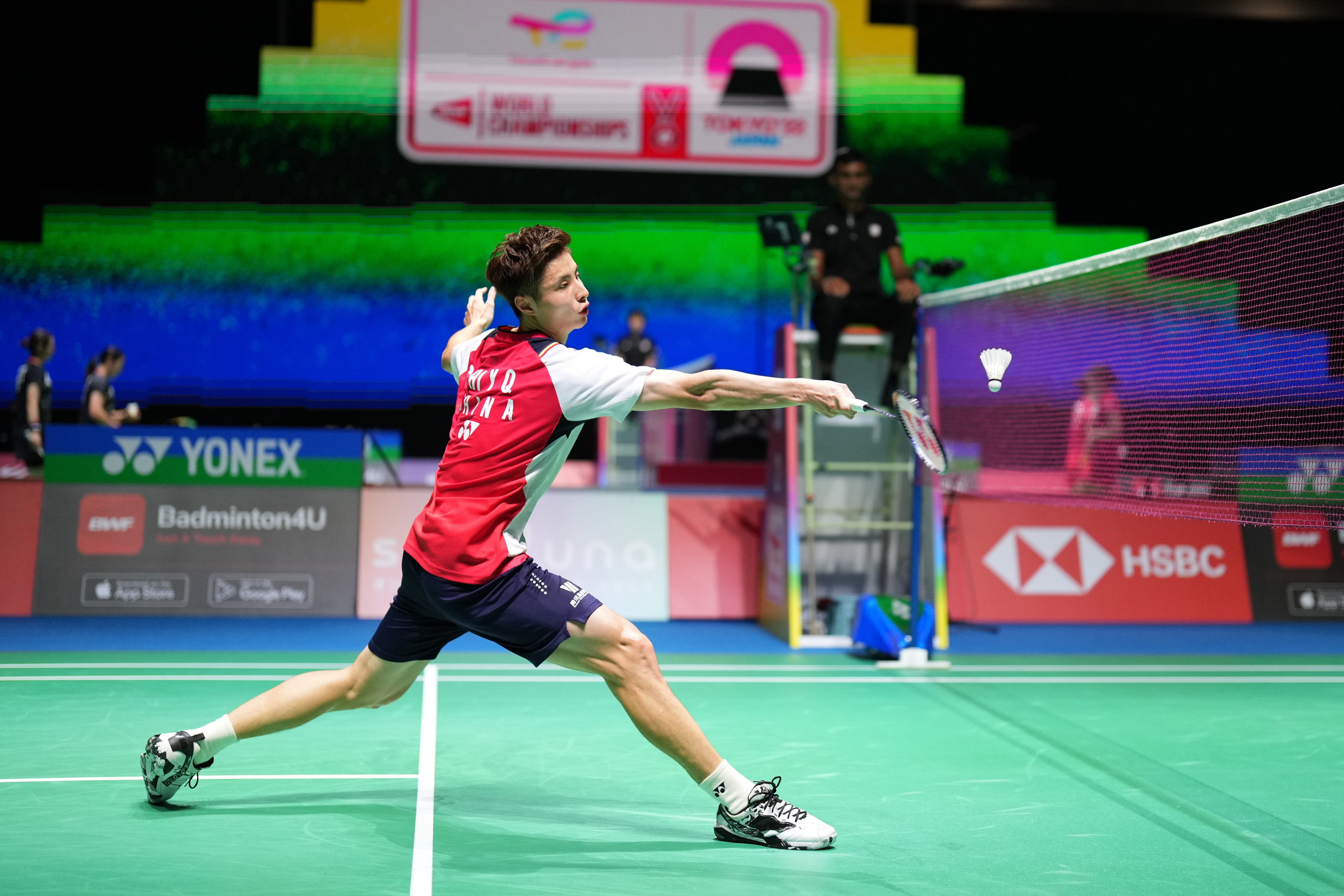 或通过阵容 或通过阵容