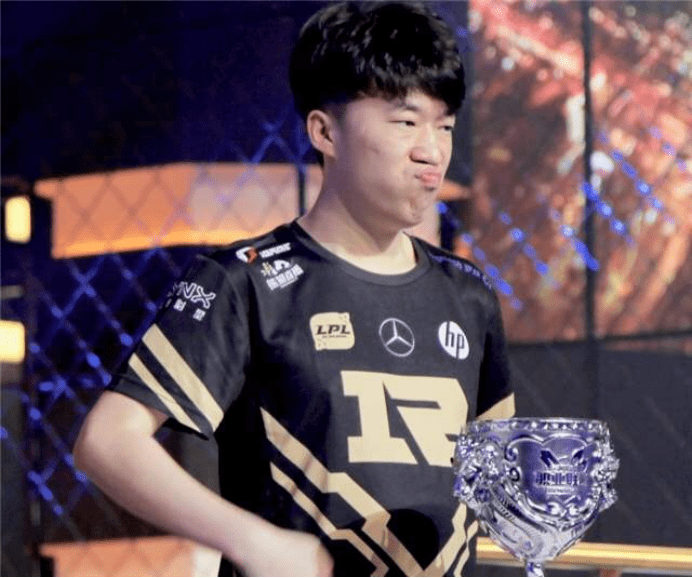 此举不仅挽 此举不仅挽