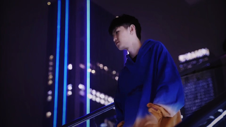 布朗缺席 布朗缺席